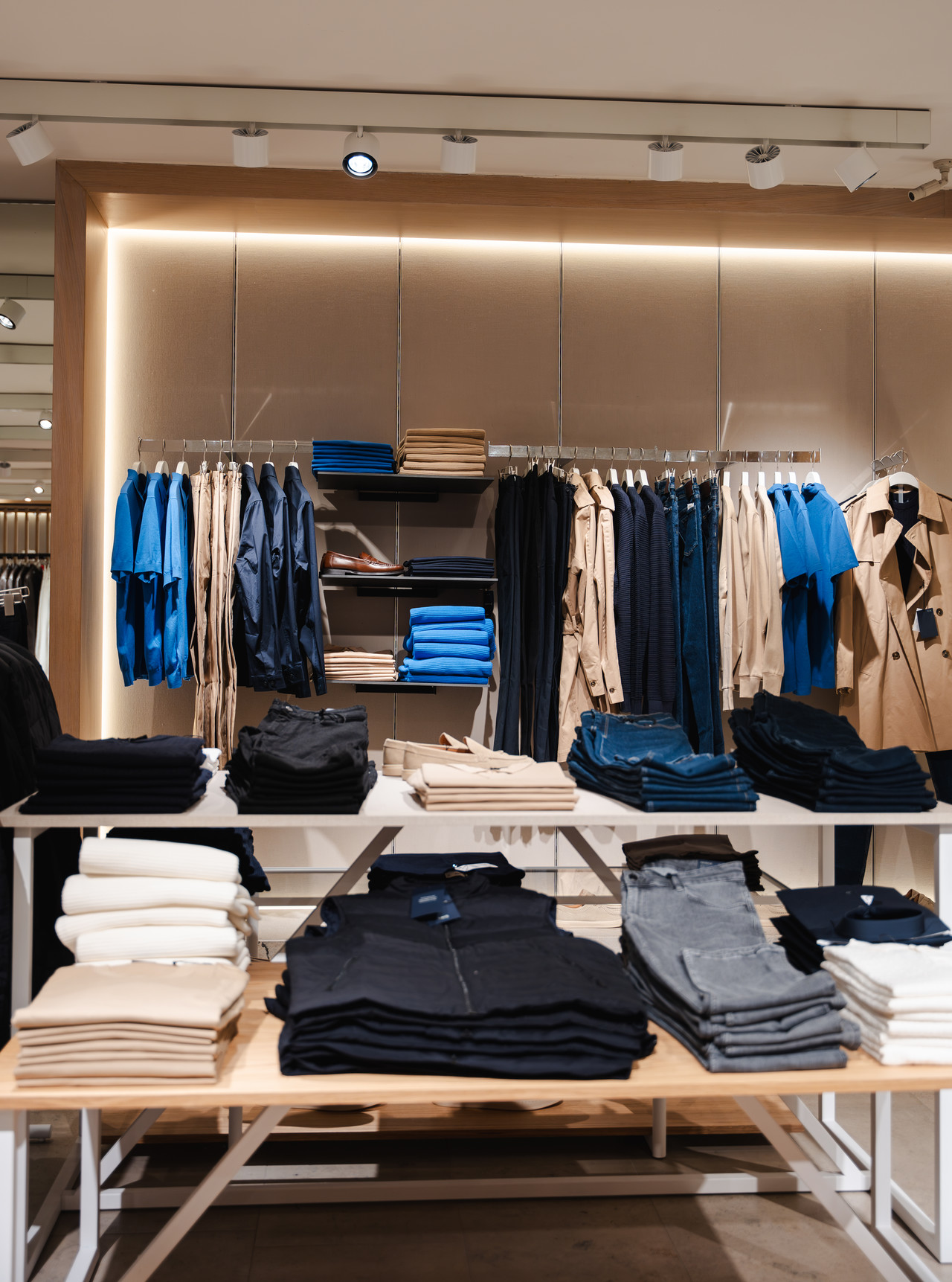 Photo table et rayon hommes