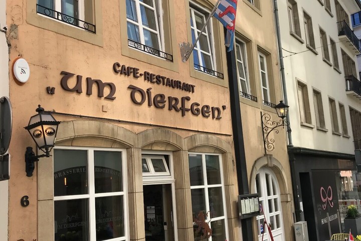 Um Dierfgen