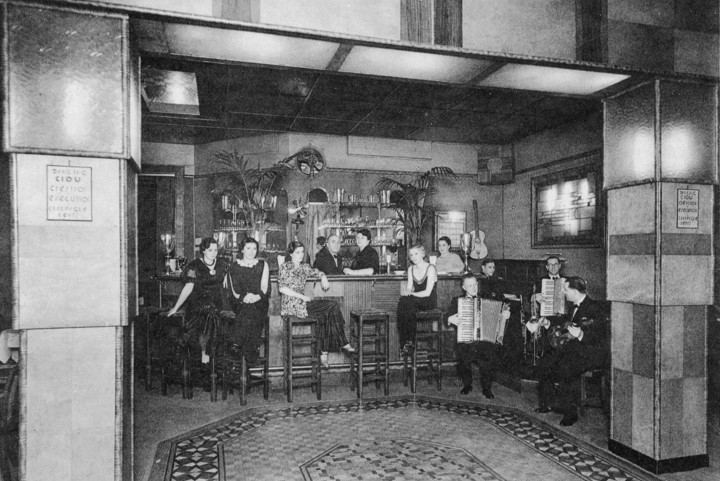 Clou Bar